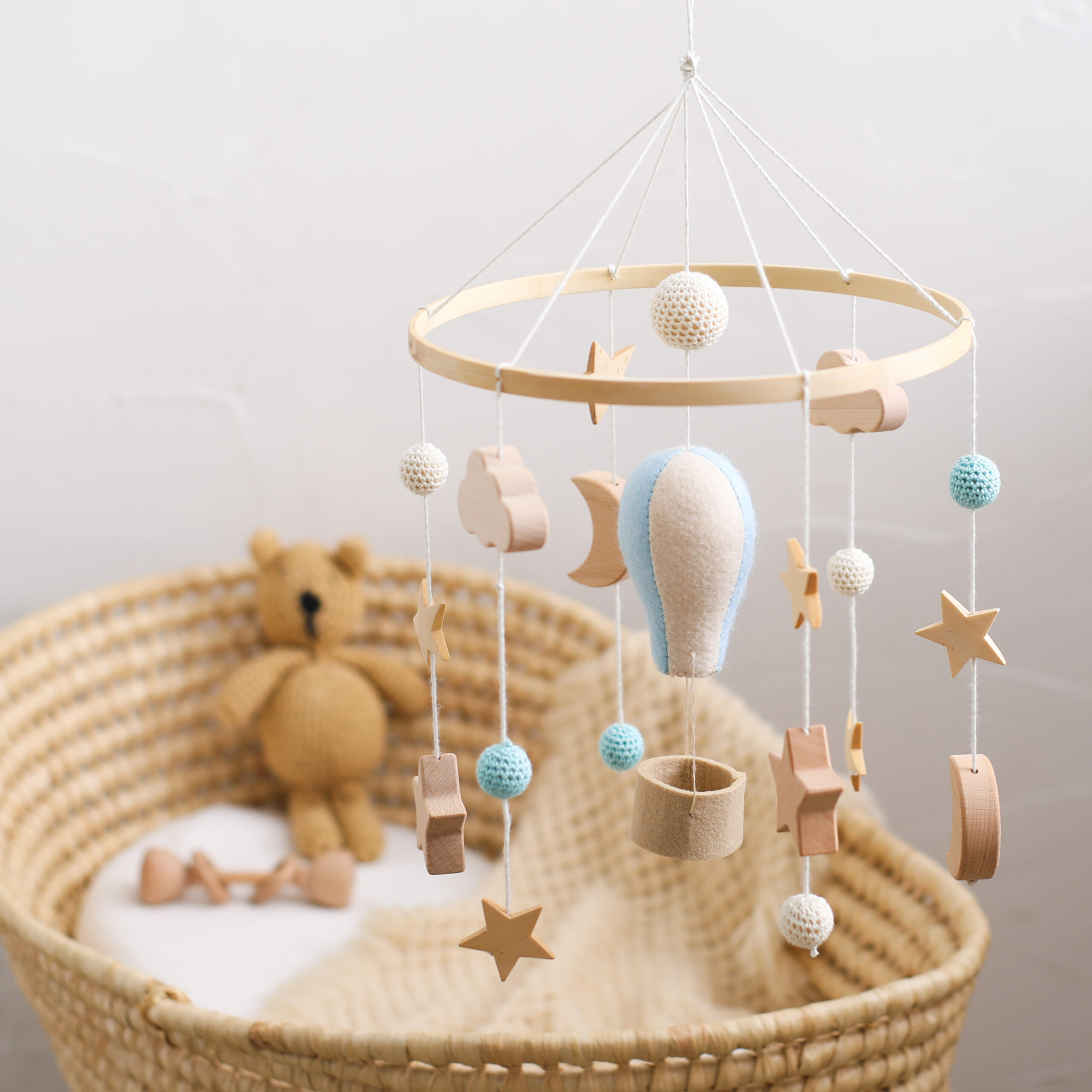 Montessori-Mobile fürs Babybett – Bild 5